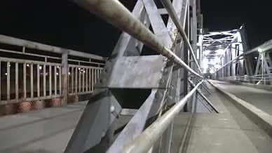 广元网红老铁桥延时摄影视频的预览图